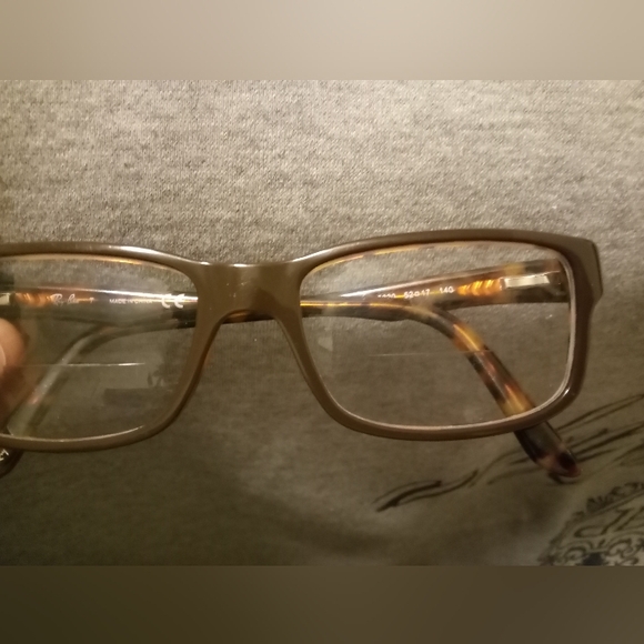 Ray ban Eyewear/ Case Included - Picture 8 of 10